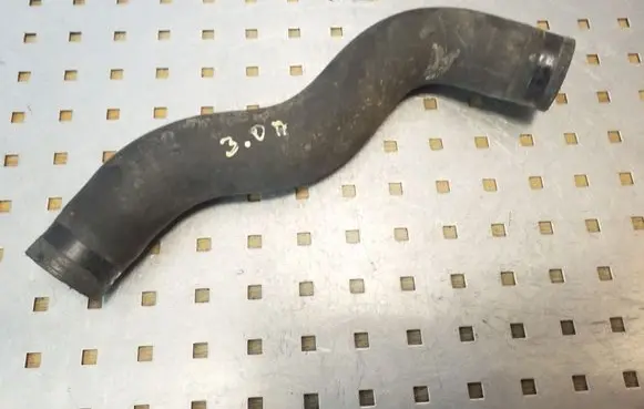 Jeep Grand Cherokee (WK) Engine coolant pipe/hose