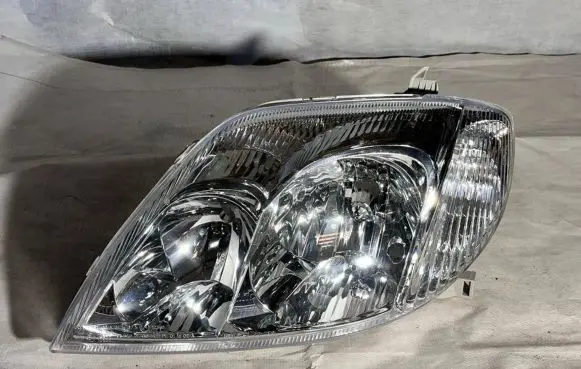 Toyota Corolla E120 E130 Headlight/headlamp 0821211J9L