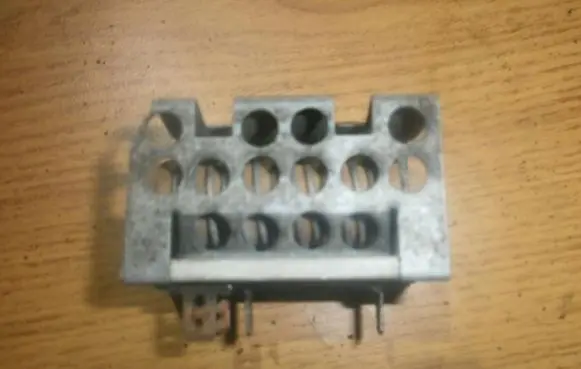 Ford Escort Heater blower motor/fan resistor 18B647 18b647