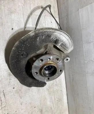 BMW X1 F48 F49 Front wheel hub 6876646