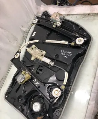 Mercedes-Benz CLA C117 X117 W117 Front door window regulator with motor A1175400705