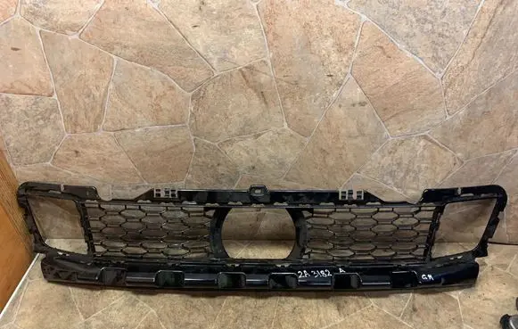 BMW 7 G11 G12 Quarter panel pressure vent 8074000
