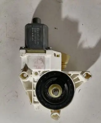 Mercedes-Benz ML W164 Rear door window regulator motor A2518200108 0130822281