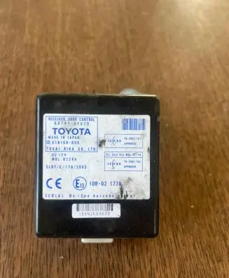 Toyota Corolla Verso AR10 Door control unit/module 897410F010 61B168000 10R021776