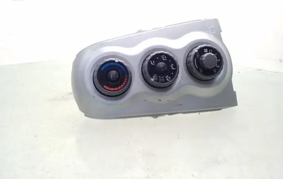 Toyota Yaris Climate control unit 554060D190