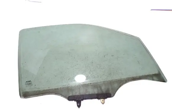 Nissan Pathfinder R51 Front door window glass four-door 43R000016