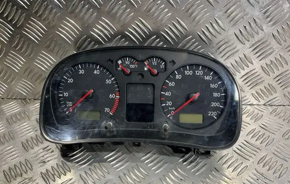 Speedometer (instrument cluster)