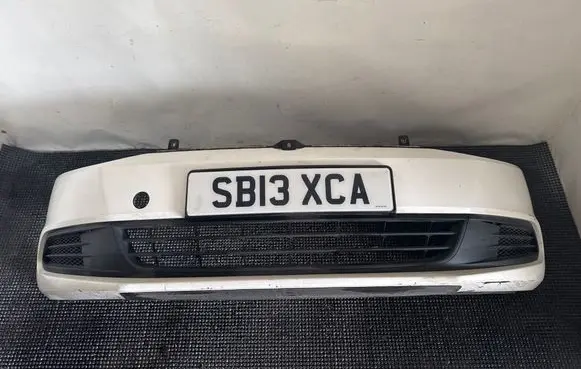 Volkswagen Jetta VI Front bumper 5C6807221B LB9A