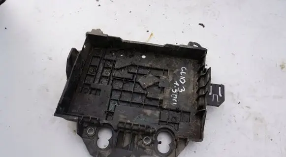 Battery tray