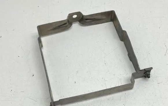Volkswagen Jetta VII Battery bracket 5WA915313B WLC3824