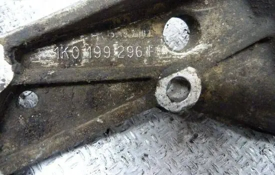 Volkswagen Caddy Front lower control arm/wishbone 1K0199296F