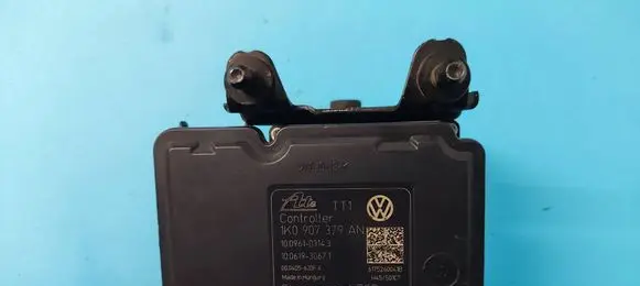 Volkswagen Golf VI ABS Pump 1K0907379AN 1K0614517BD