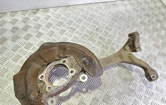 Front wheel hub