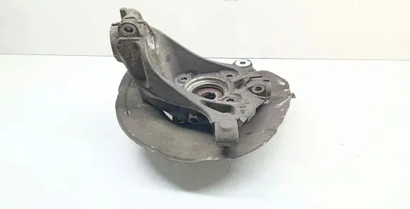 BMW 2 F46 Front wheel hub spindle knuckle