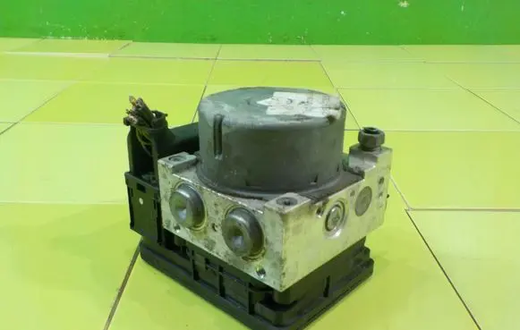 Ford Focus ABS Pump F1FC2C405AG XP213