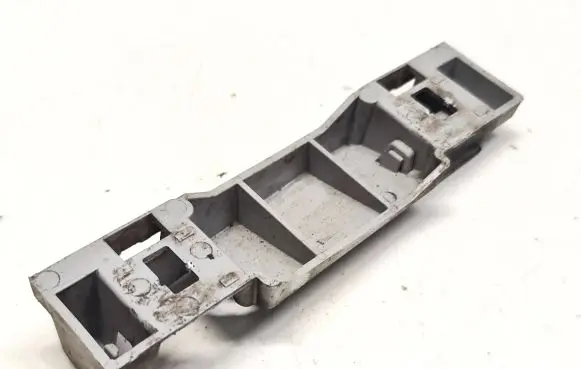 Mercedes-Benz S W222 Fender mounting bracket A2226980227