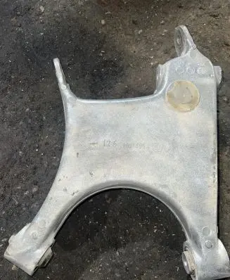 BMW 5 E39 Rear upper control arm/wishbone 1091485