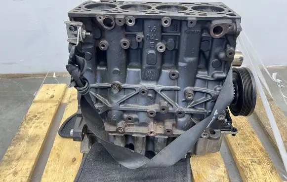 Volkswagen PASSAT B8 Engine block DCX