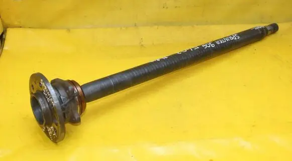 Rear wheel hub