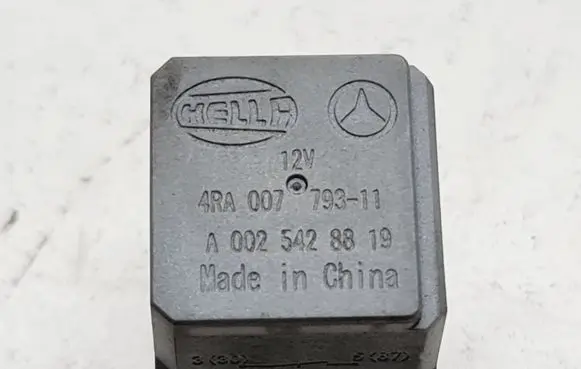 Mercedes-Benz B W246 W242 Other relay A0025428819 4RA00779311