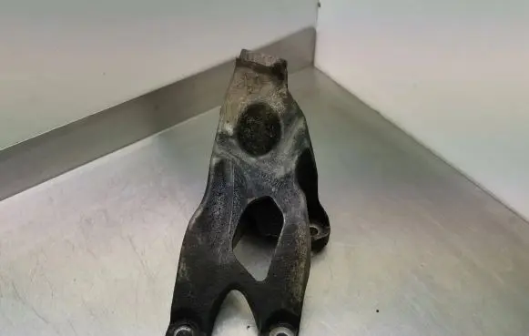 Audi A4 S4 B8 8K Engine mounting bracket 8K0199307 8K0199307AP