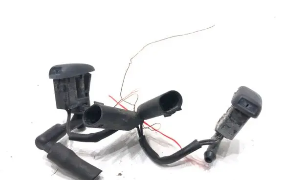 BMW 1 E81 E87 Windshield washer spray nozzle 7110851