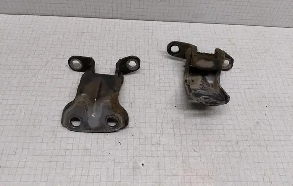 Subaru Outback Rear door hinge set 