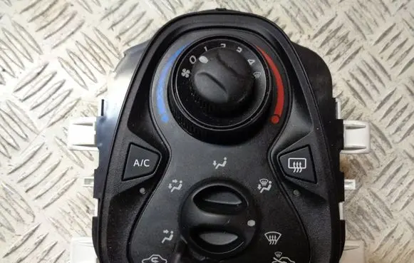 Toyota Aygo AB40 Climate control unit 55900YV030