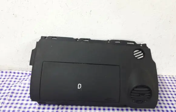 Volkswagen New Beetle Other dashboard part 101888452