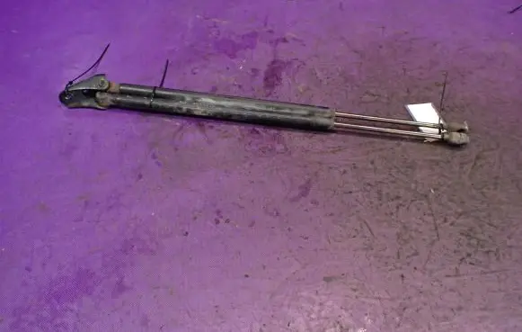 Toyota Corolla Verso E121 Tailgate strut 68950-0F011
