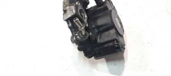 Mercedes-Benz E W212 Fuel injection high pressure pump A6510700701 28252614 0562550MDE