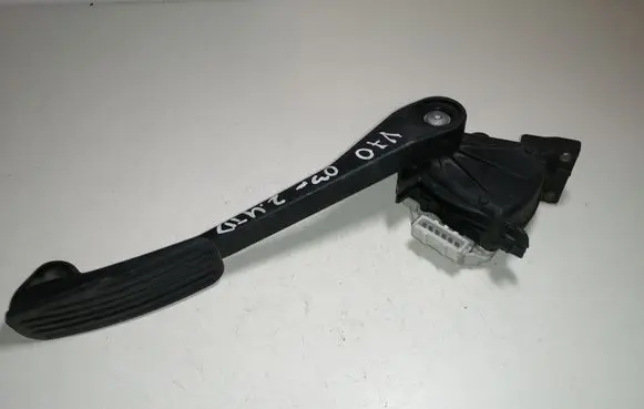 Volvo V70 Accelerator throttle pedal 30666660