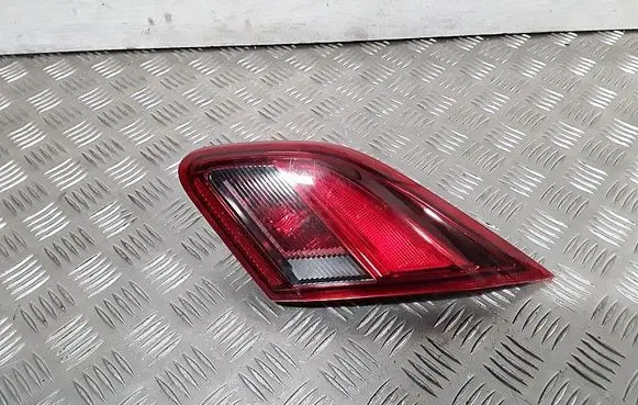Opel Corsa E Tailgate rear/tail lights 13428454