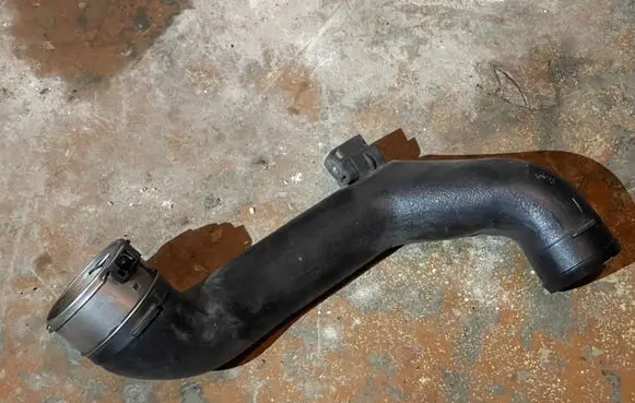 BMW 5 F10 F11 Intercooler hose/pipe 7582314 23557610 1022059