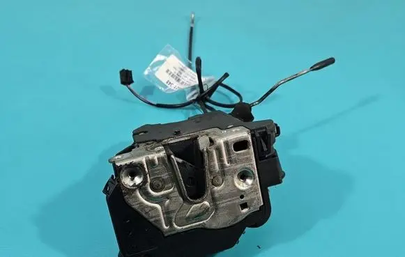 Mercedes-Benz E W211 Front door lock IMPRK1521348