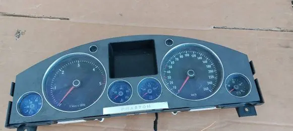Volkswagen Phaeton Speedometer (instrument cluster) 3D0920882l 0263619304