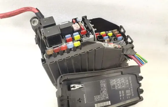 Volvo S80 Fuse box set 6G9T14A067 K067N