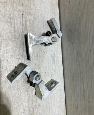 Volkswagen Golf VII Front door hinge set 8K0831402K