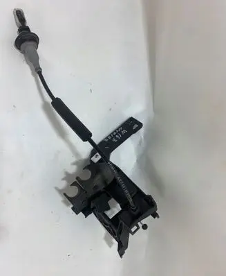Mercedes-Benz ML W163 Accelerator throttle pedal bracket A1635422040