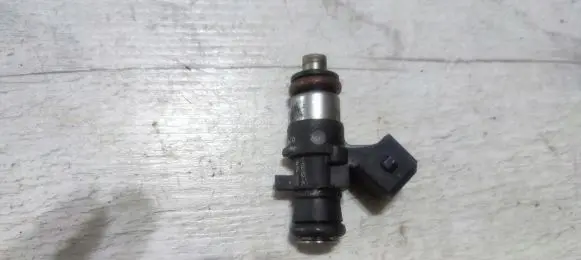Fuel injector