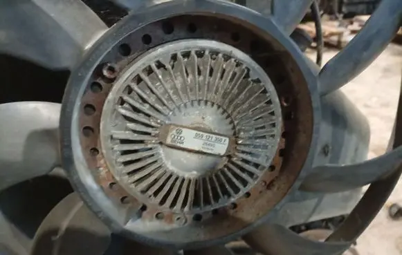 Audi A6 S6 C5 4B Viscous fan clutch 059121350F