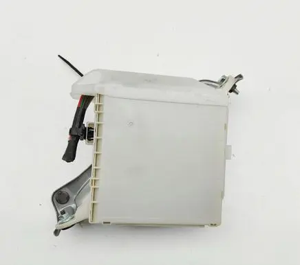 Lexus LS 460 - 600H Fuse module 8267050170A 747037200W