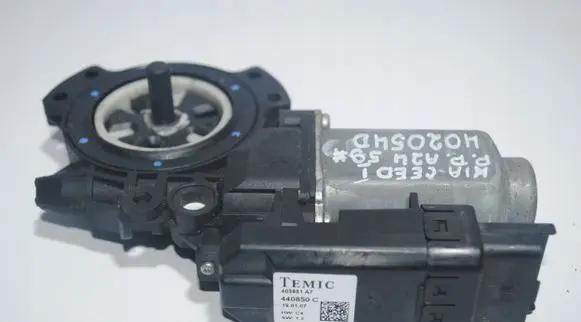 KIA Ceed Front door window regulator motor 402054D