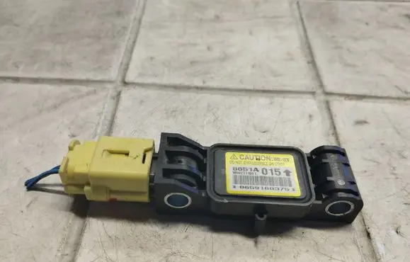 Mitsubishi Grandis Airbag deployment crash/impact sensor 8651A W002T11091 0659160375