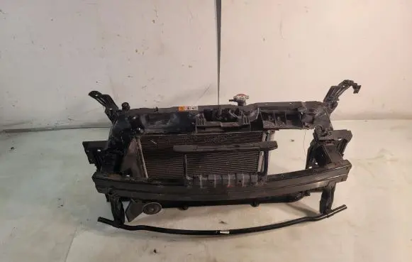 Hyundai i30 Radiator support slam panel