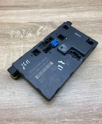 Mercedes-Benz E W211 Door control unit/module 2118207526 351162