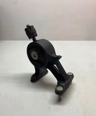 Toyota RAV 4 (XA40) Engine mount bracket