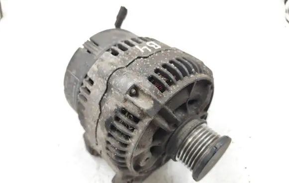 Volkswagen PASSAT B4 Generator/alternator 028903028F 0123515008