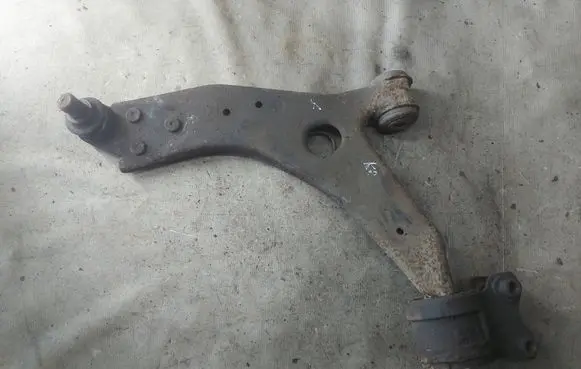 Ford Kuga I Front lower control arm/wishbone 4810