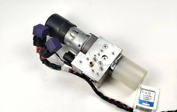 Peugeot 207 CC Convertible roof hydraulic pump 9680076380